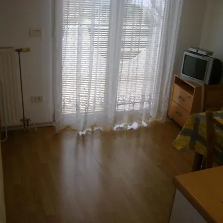 Apartment In Balcony, Air Conditioning, Wlan 819-5